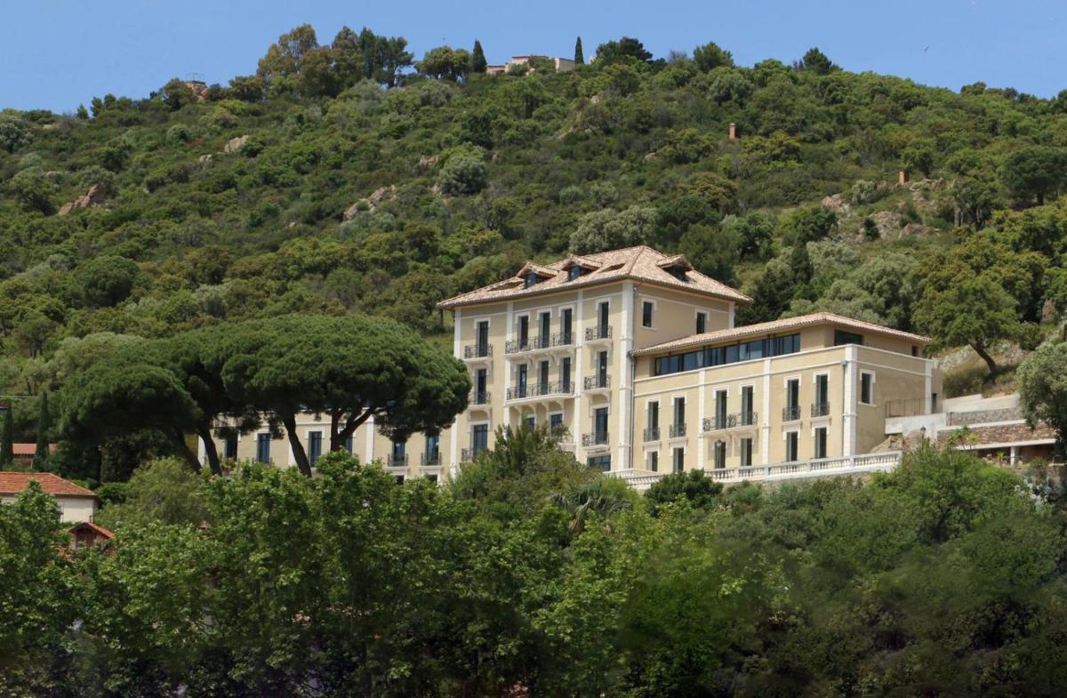 Vue générale sur la montagne ou vue sur la montagne depuis l'hôtel