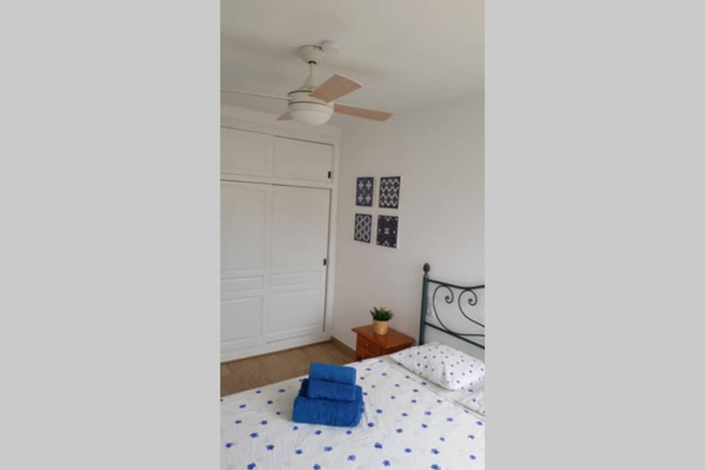 Neu renoviertes Strandappartment mit Meerblick - Housity