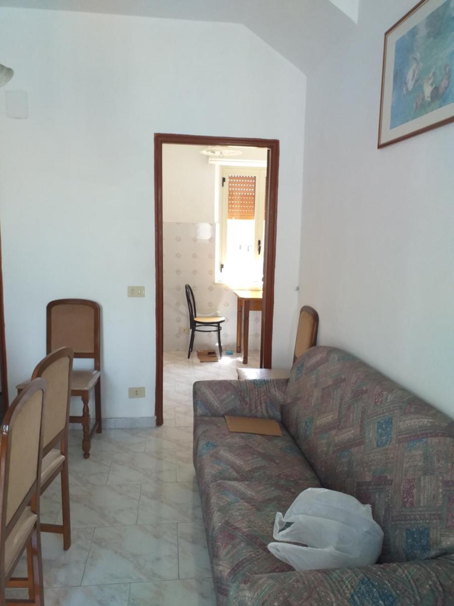 LA CASETTA IN CANADA' - SINGOLA ED INDIPENDENTE, comoda a pochi passi dal mare situata nel centro storico - Housity