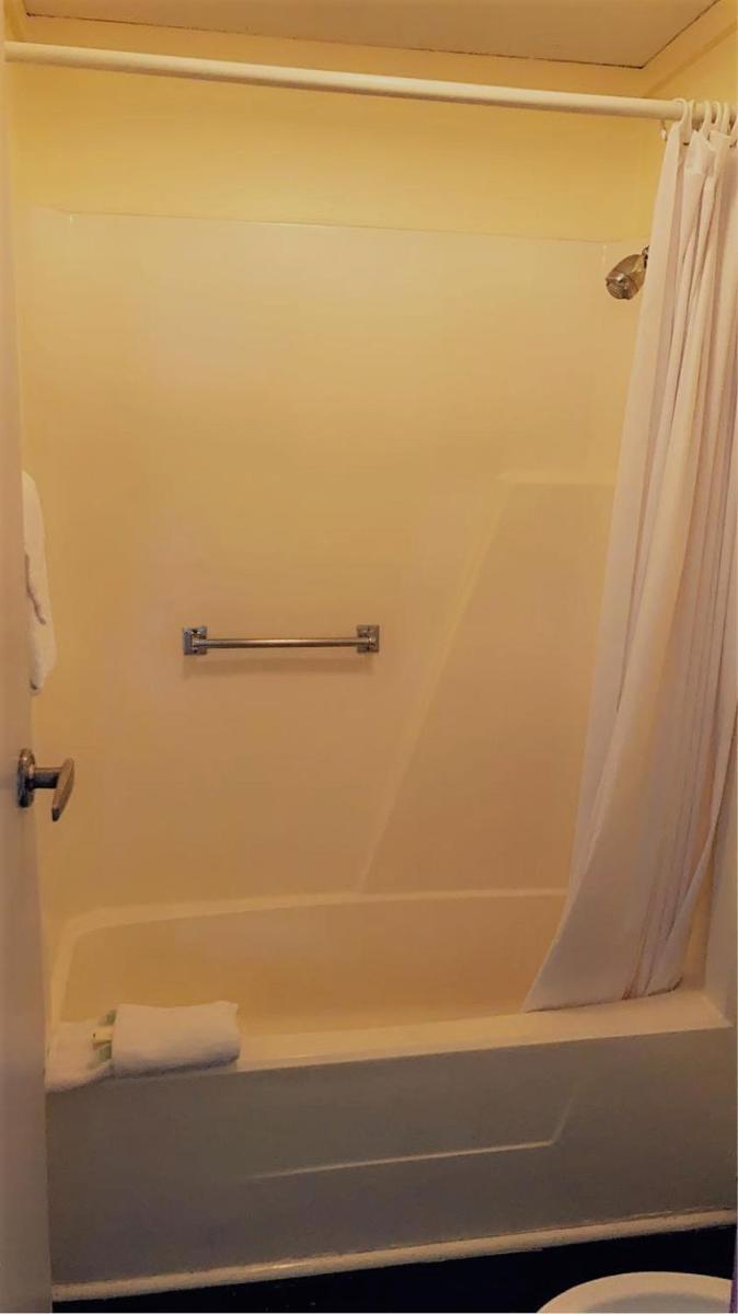River Side Inn New Port Richey - Housity