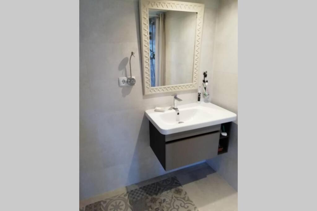 Lovely studio, terrace, swim pool, nature, relax!! - Housity