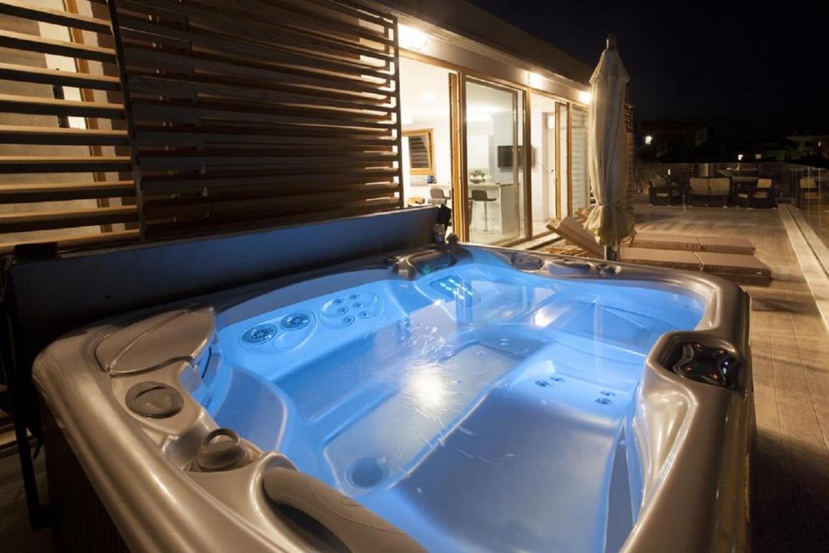 Netflix THE WEEKEND AWAY movie PENTHOUSE in SPLIT - Housity
