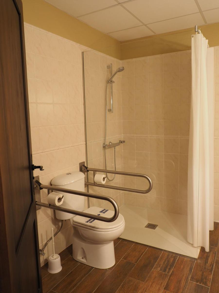 Un baño de Hotel & SPA Peña Montañesa