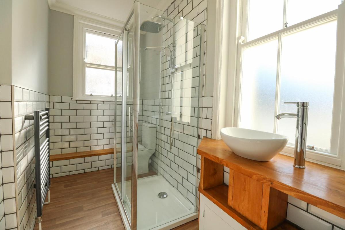 Tradewinds - Housity