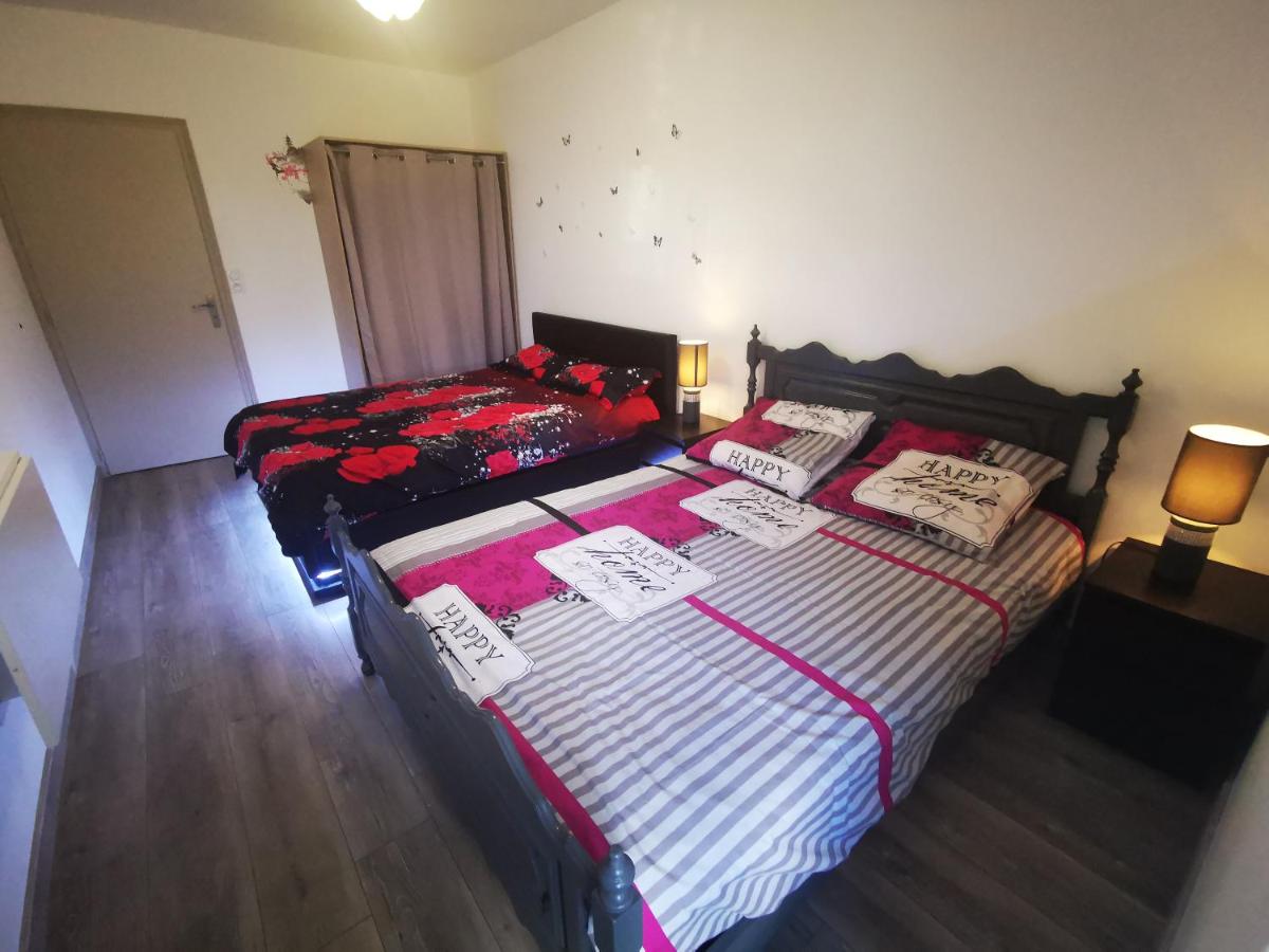 Room in Guest room - Le Hameau de la Detente - Family Room - Housity