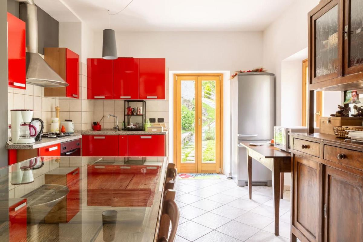 3 bedrooms house with furnished garden and wifi at Montecrestese VCO - Housity