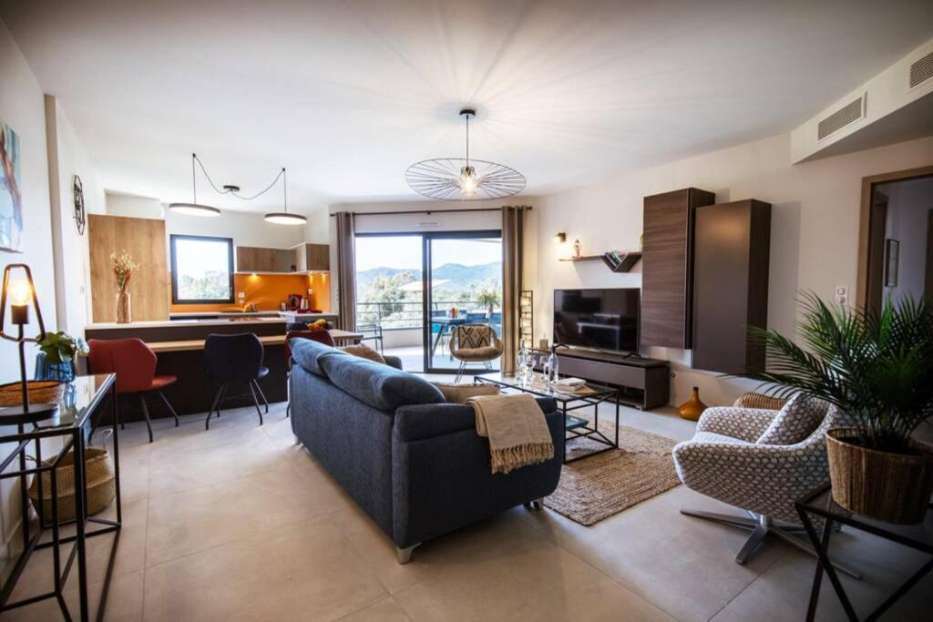 Les 3 baigneuses : Appartement 2 chambres, neuf proche de toutes commodités - Housity