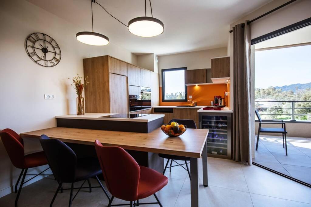 Les 3 baigneuses : Appartement 2 chambres, neuf proche de toutes commodités - Housity