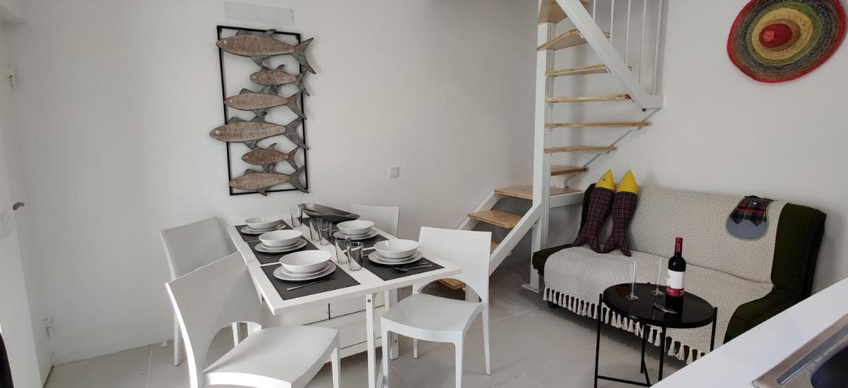 Nazaré Historic Beach House-1 minute to the beach - Housity