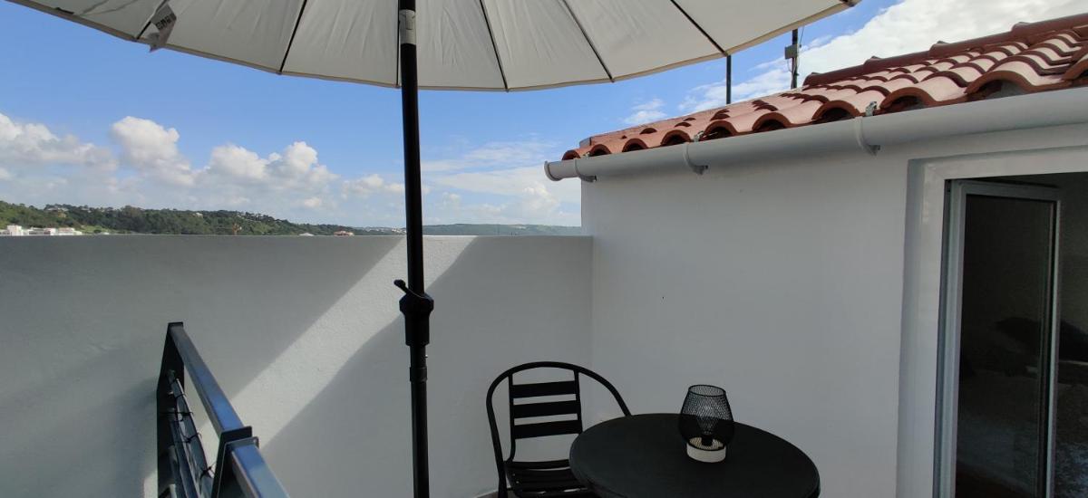 Nazaré Historic Beach House-1 minute to the beach - Housity