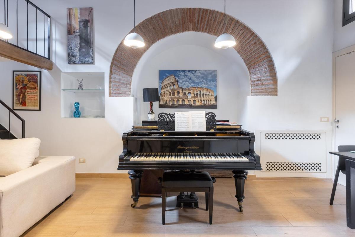 Musician Apartment Colosseo with Piano - Housity