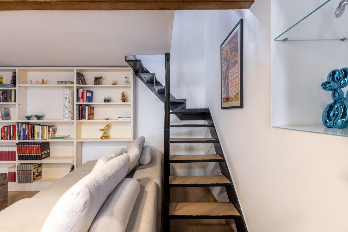 Musician Apartment Colosseo with Piano - Housity