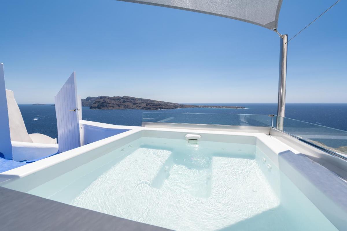 Hyperion Oia Suites - Housity