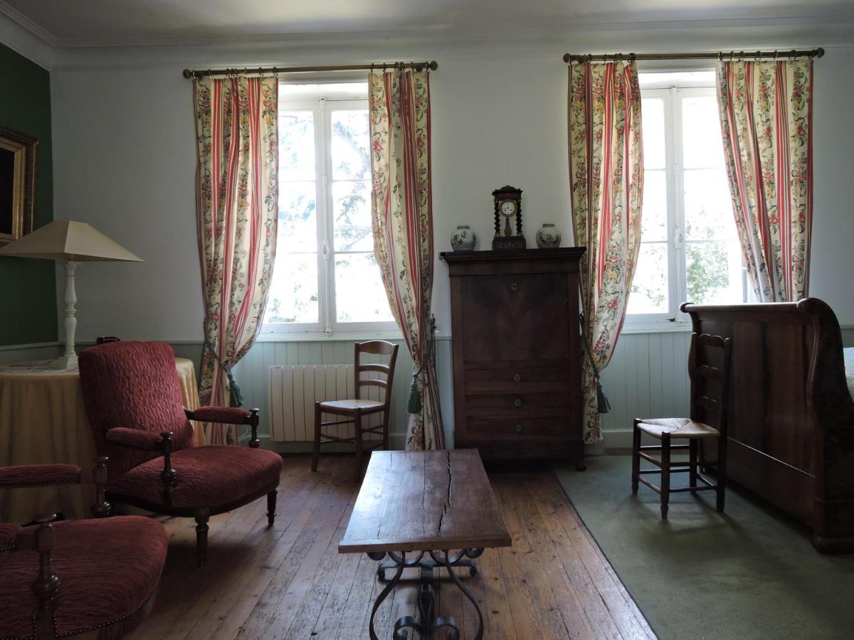 Coin salon dans l'établissement Le Domaine de Mestré, The Originals Relais