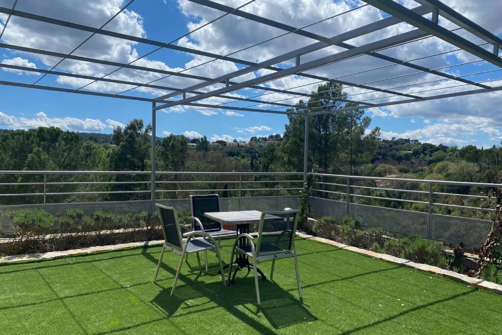 Studio avec une belle terrasse Pour les amoureux - Housity