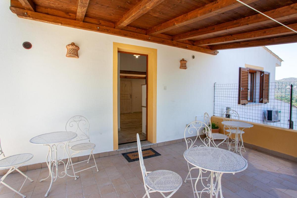 La Casa in Collina - affittacamere con vista mare - Housity