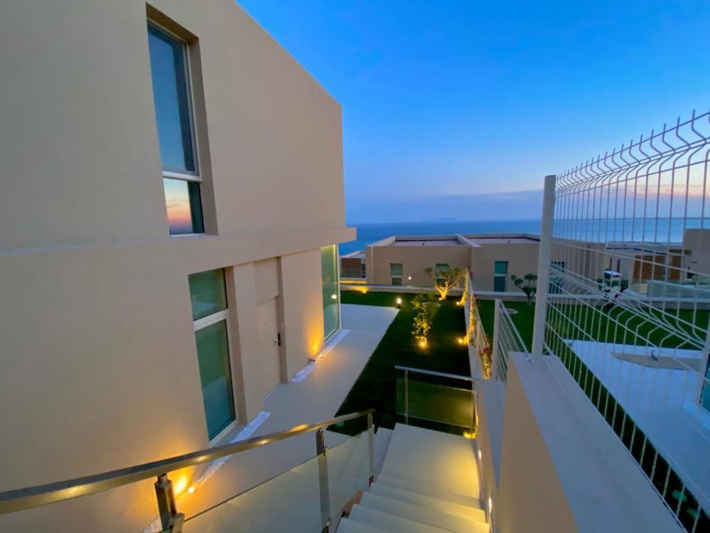 Pacific 2 Bedroom Villa Palase - Housity