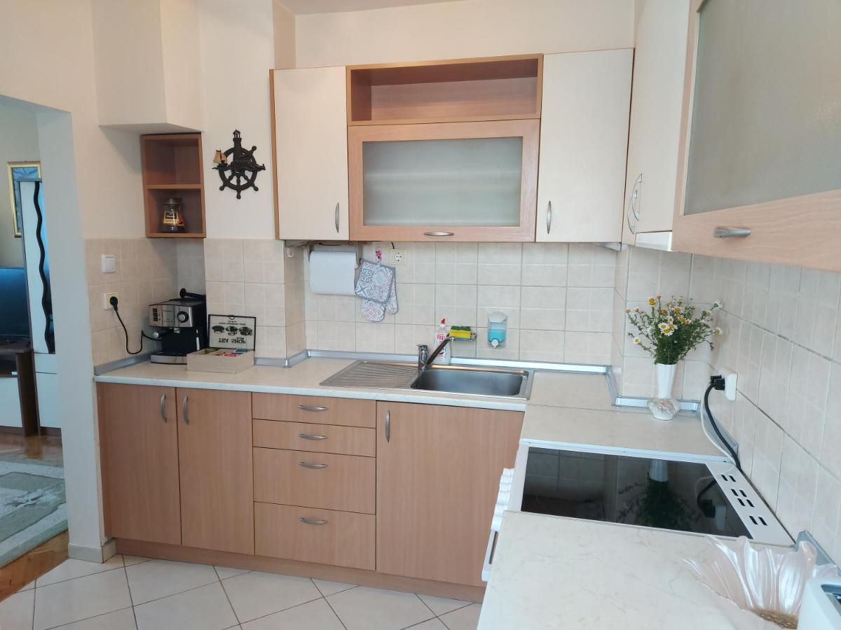Apartment Summer Home Burgas - Housity