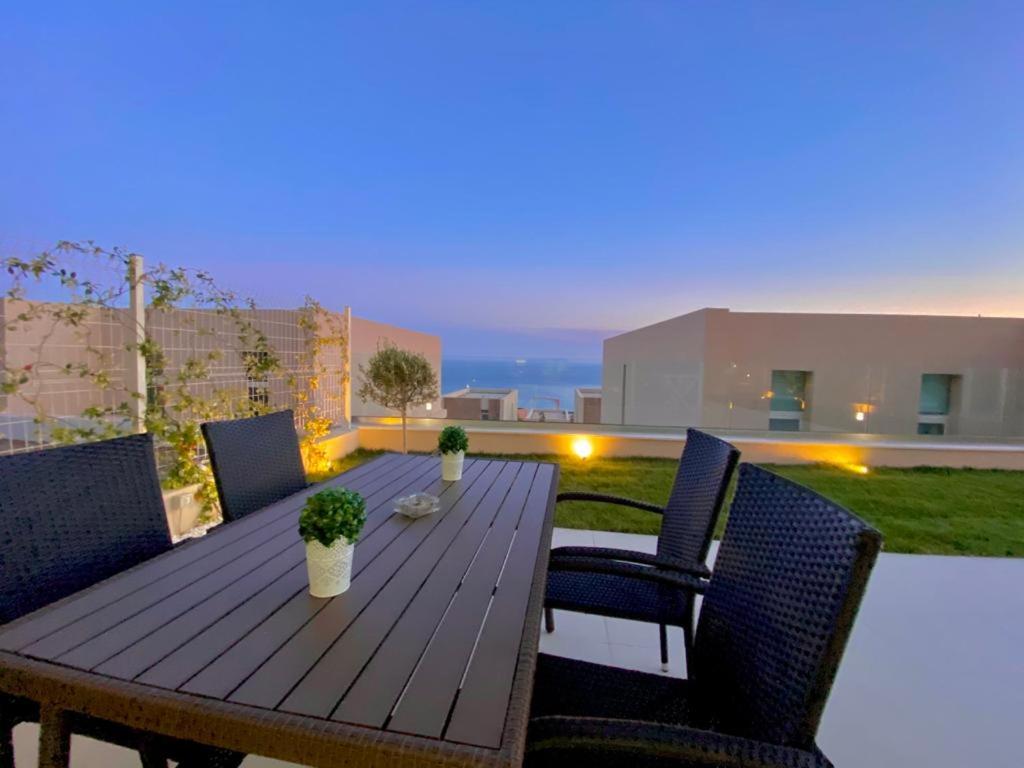 Pacific 2 Bedroom Villa Palase - Housity