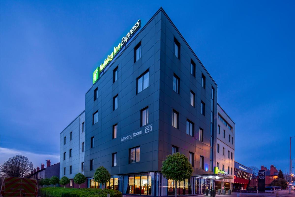 Holiday Inn Express Birmingham South A45, an IHG Hotel - Housity