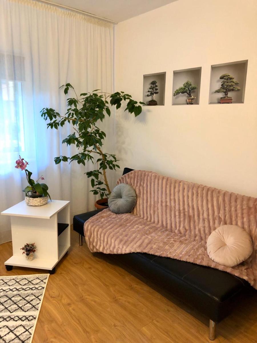 Mia's House - Housity