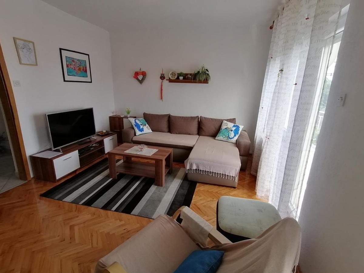 Apartment Varelija - Housity