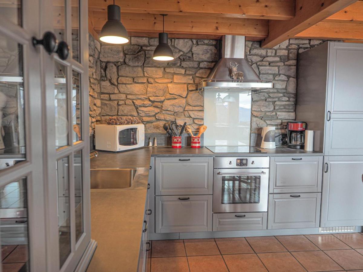 The Hunting Lodge - Housity