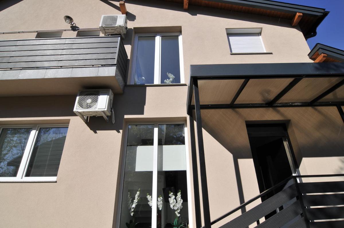 Silver Beach Apartments - Housity
