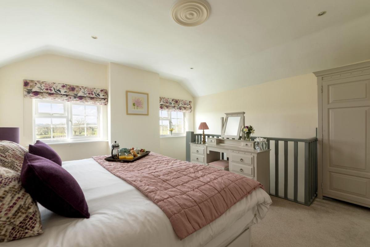 Chirk Cottage at Hill House Farm Cheshire - Housity