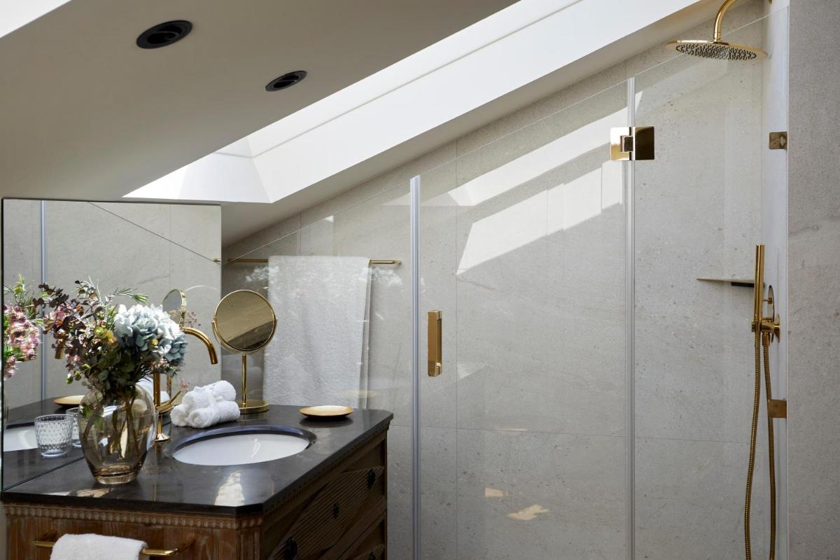 Un baño de Helguera Palacio Boutique & Antique