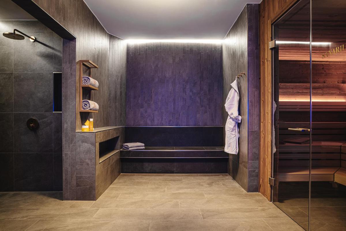 Ein Badezimmer in der Unterkunft Althoff Grandhotel Schloss Bensberg