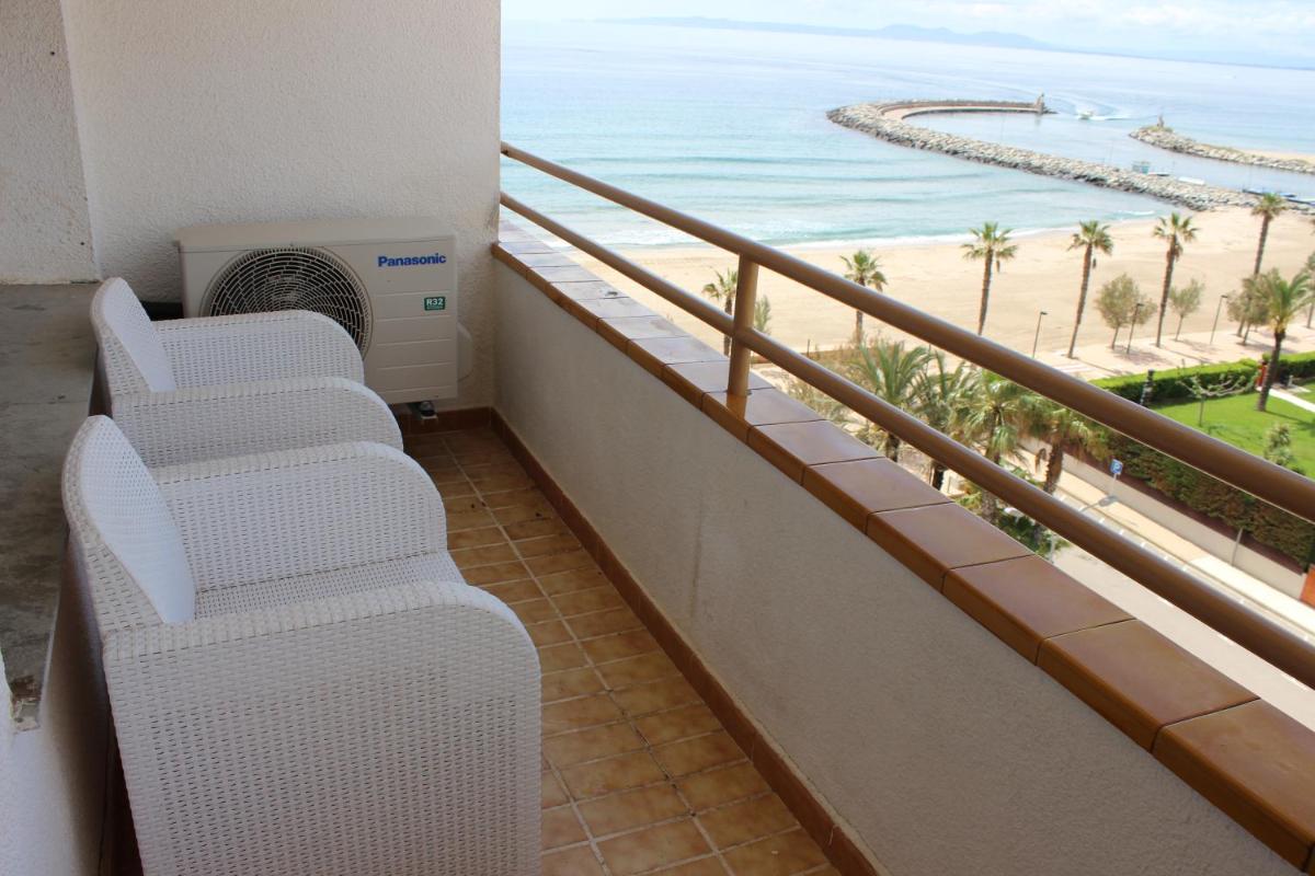 Beautiful apartment in front of beach, pool, view - Housity