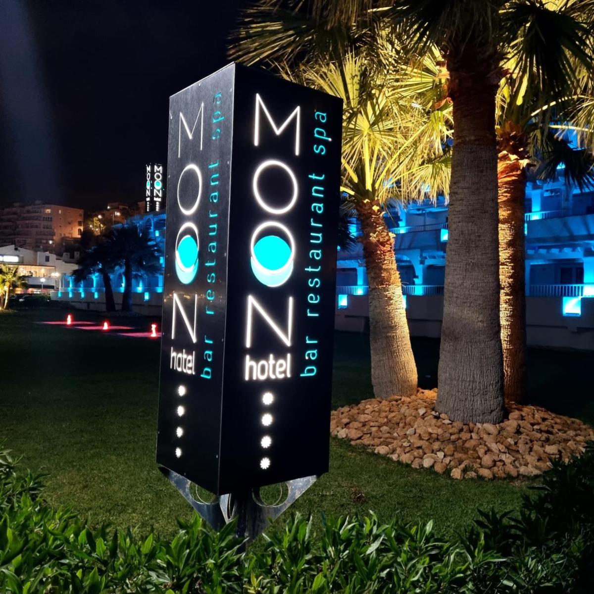Moon Hotel & SPA. - Housity