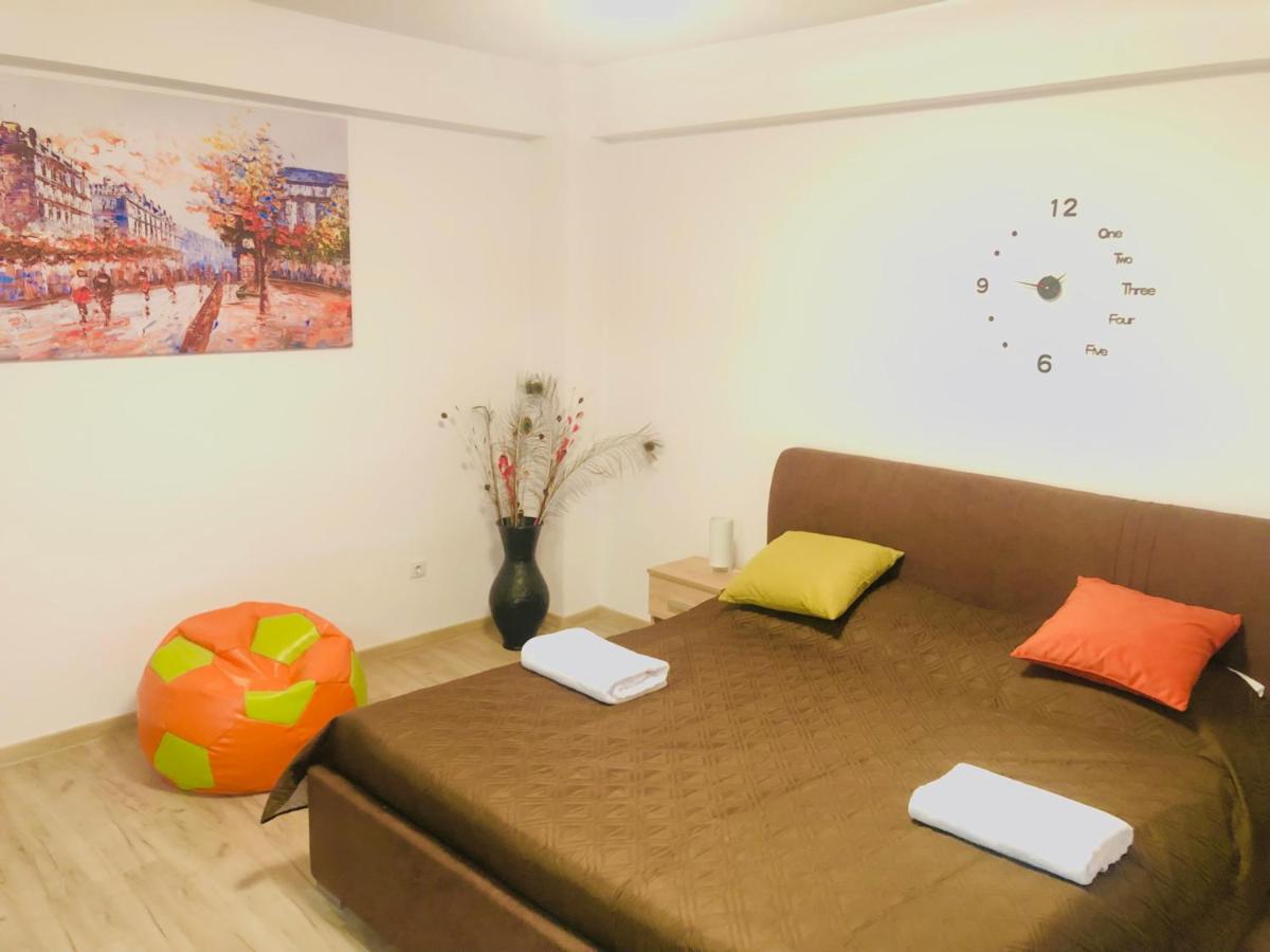 Infinit Apartament - Housity