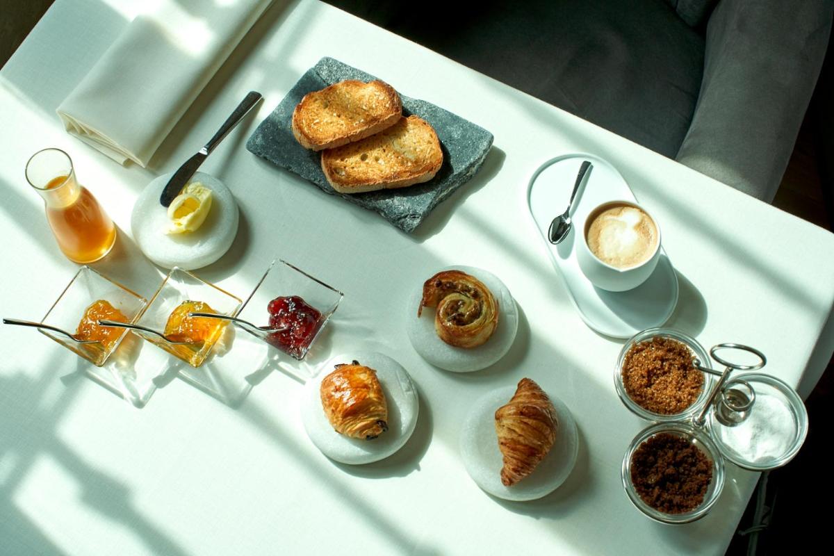 Comida en o cerca de este hotel