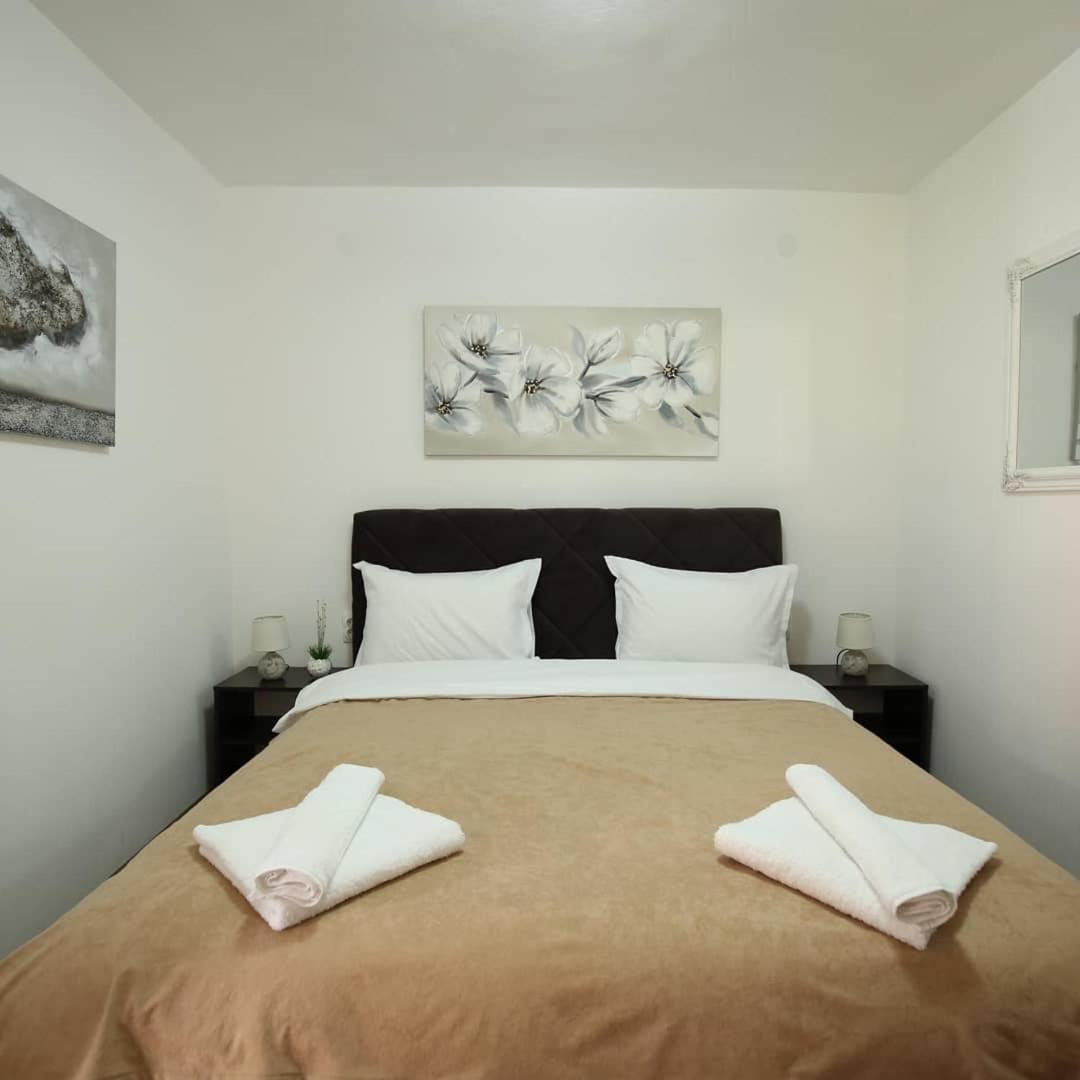 Apartments &amp; Dream Rooms - Housity