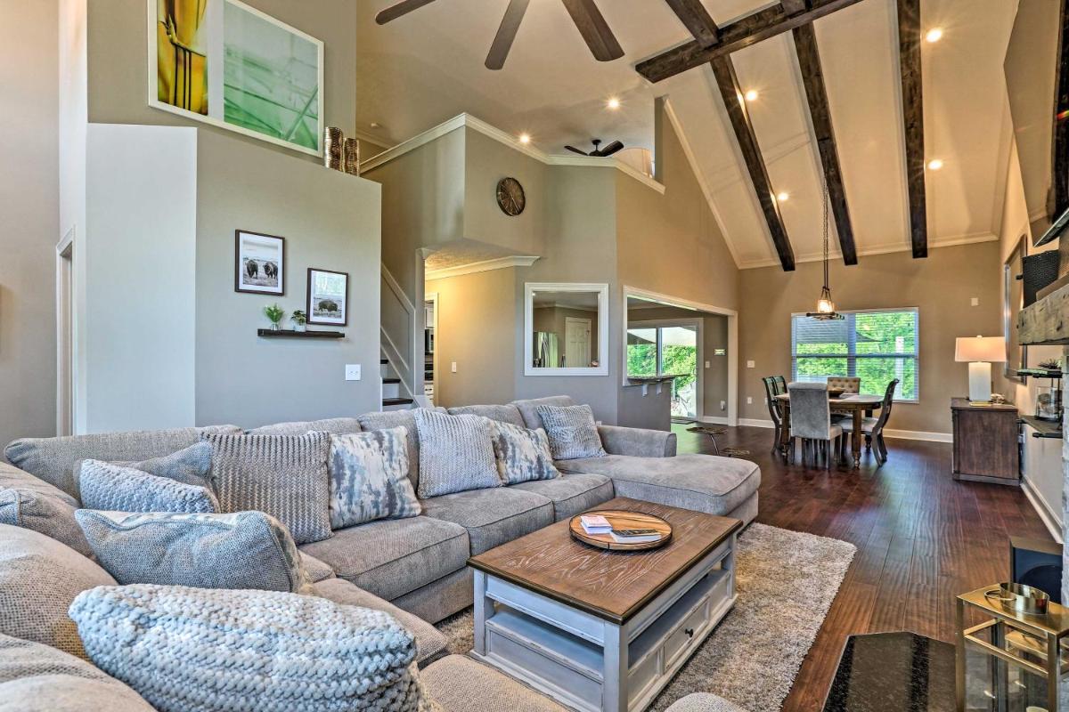 Spacious Family Home with Fire Pits, Large Yard - Housity