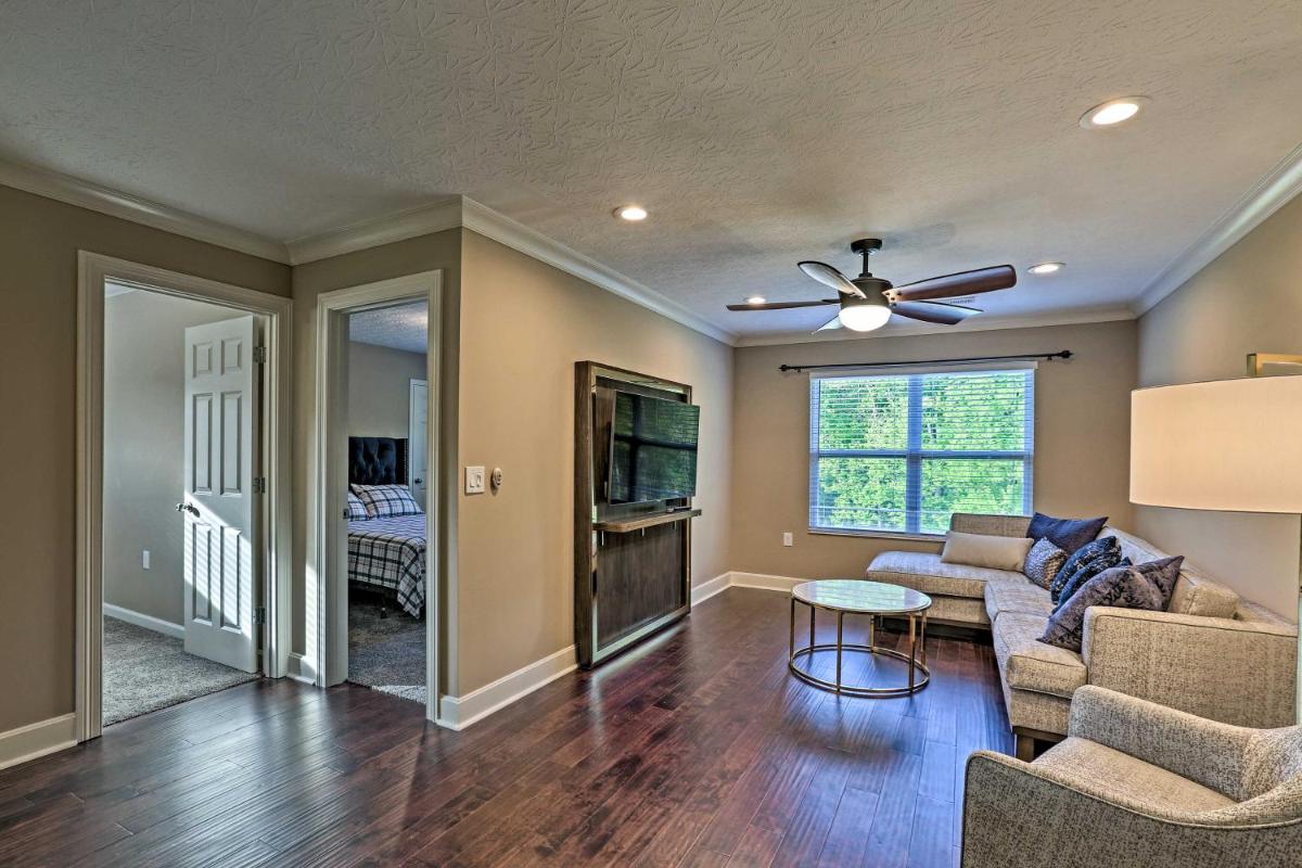 Spacious Family Home with Fire Pits, Large Yard - Housity