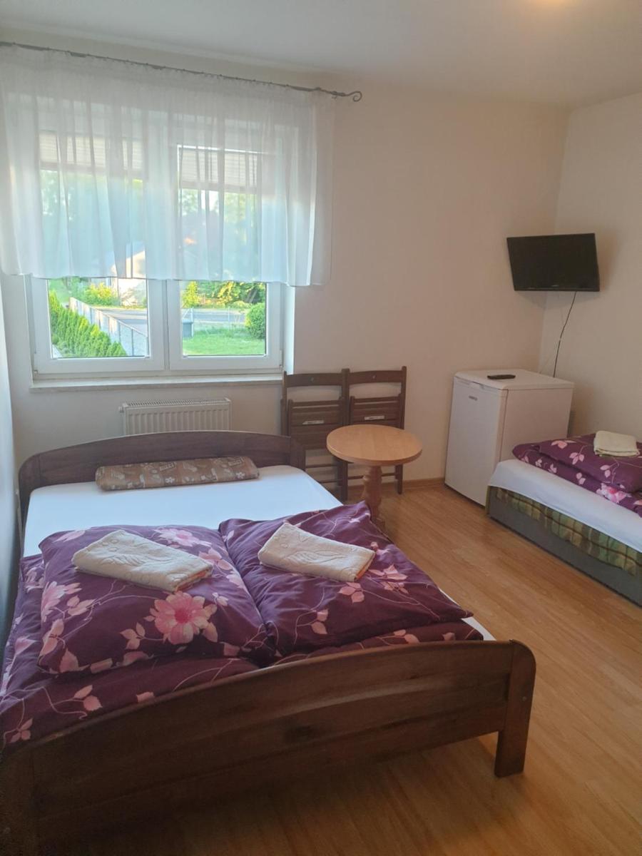 POKOJE U MIKOŁAJA - Housity