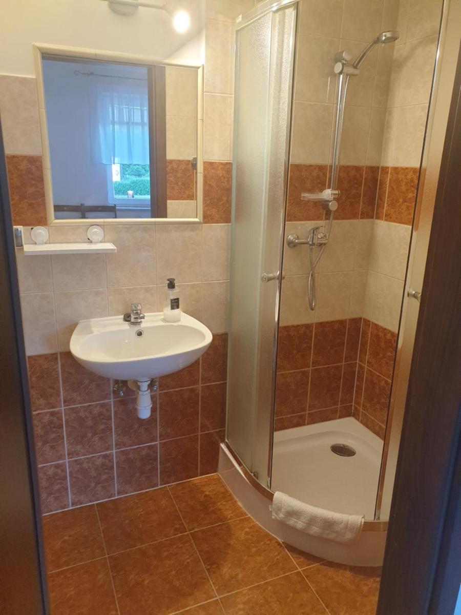 POKOJE U MIKOŁAJA - Housity