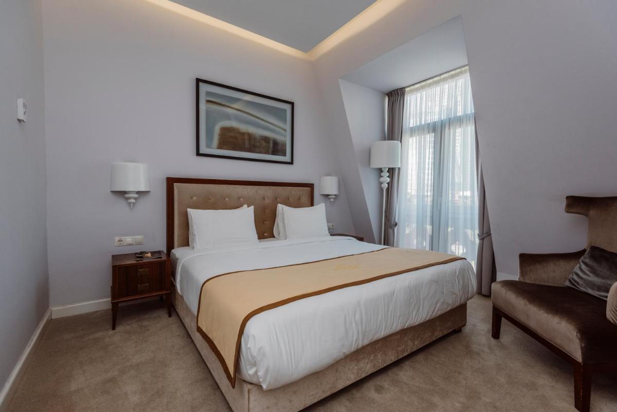 Golden Palace Batumi Hotel & Casino - Housity