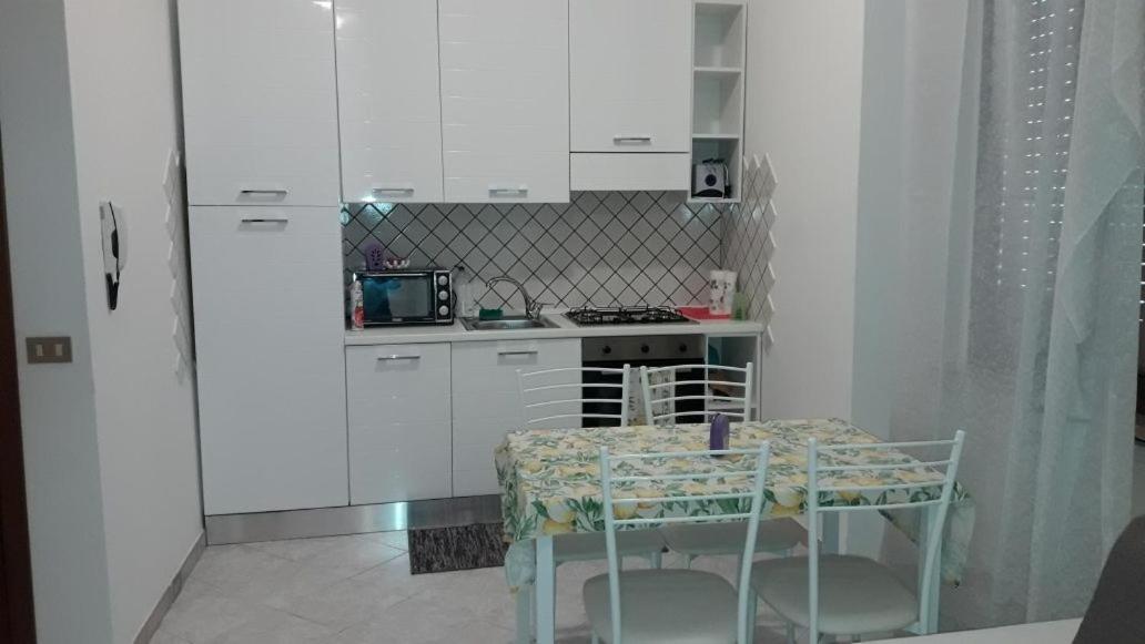 MARILYN HOUSE - Housity