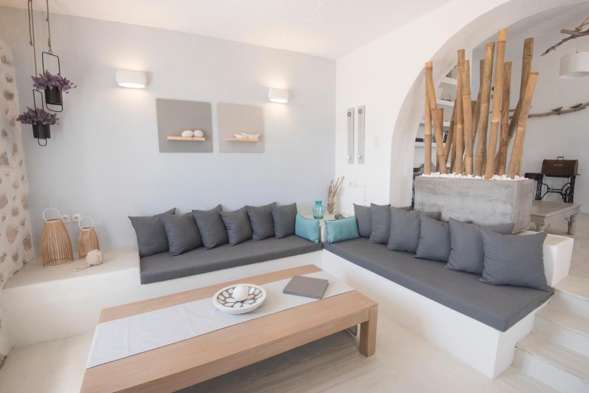 KYMA Seafront Exceptional 2BD house in Naousa - Housity
