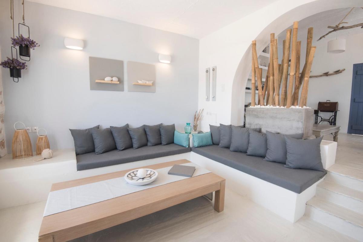 KYMA Seafront Exceptional 2BD house in Naousa - Housity