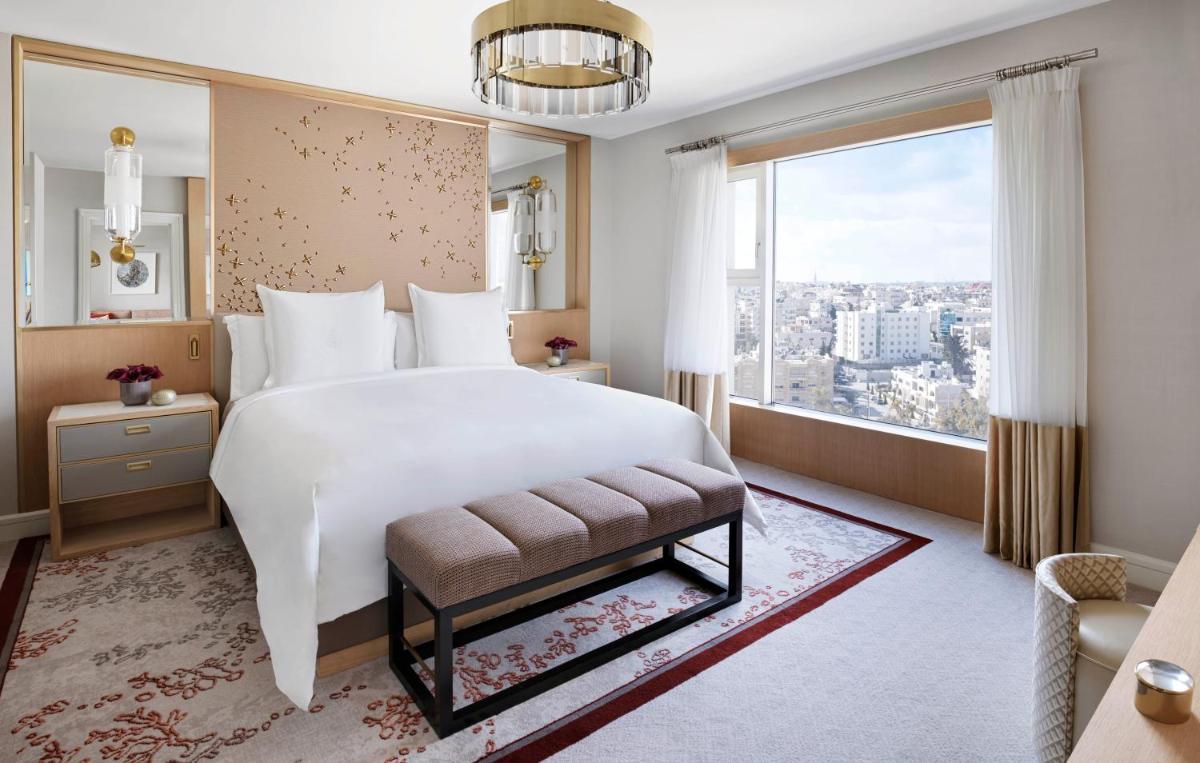 Four Seasons Hotel Amman - Housity