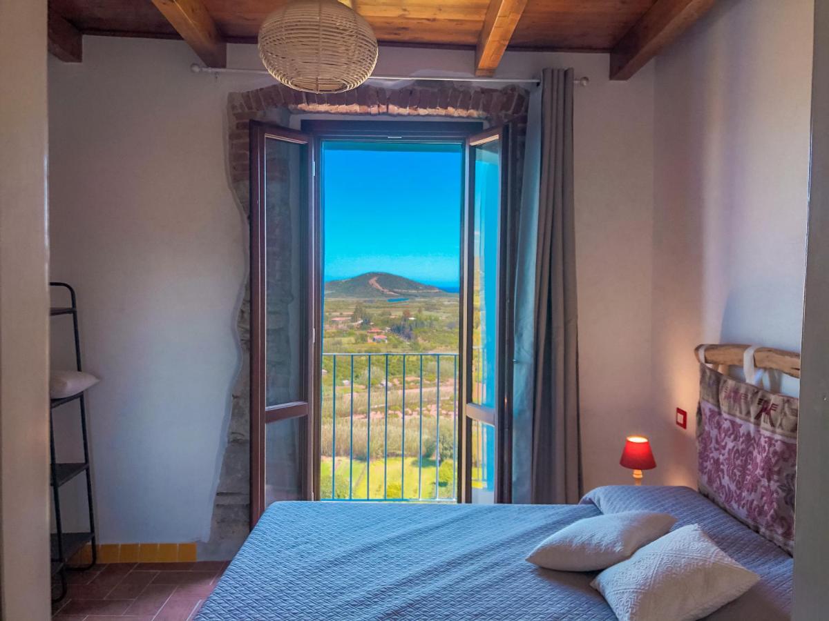 panoramic ROOMS Fora e ' Muros with sea view common terrace , Ammentos Posada - Housity