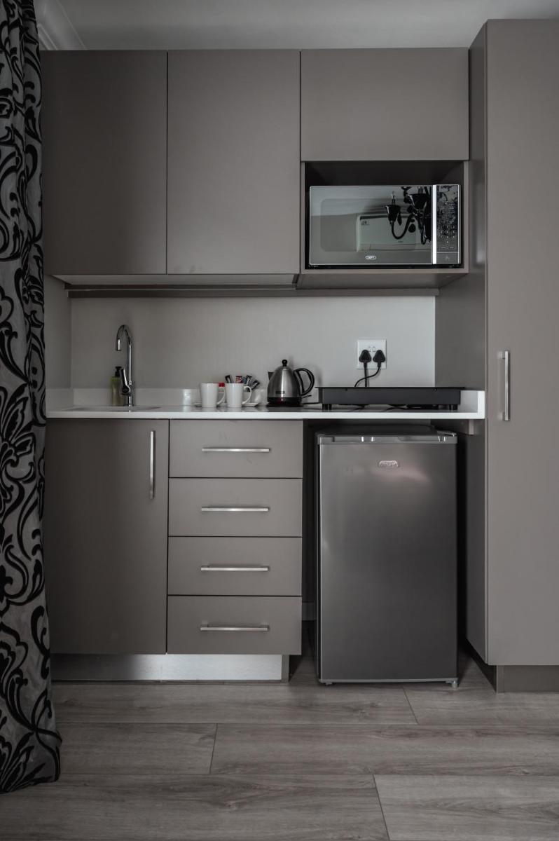 Royal Albert Suites - Housity