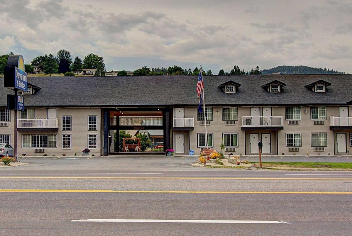 Days Inn & Suites by Wyndham Lolo - Housity