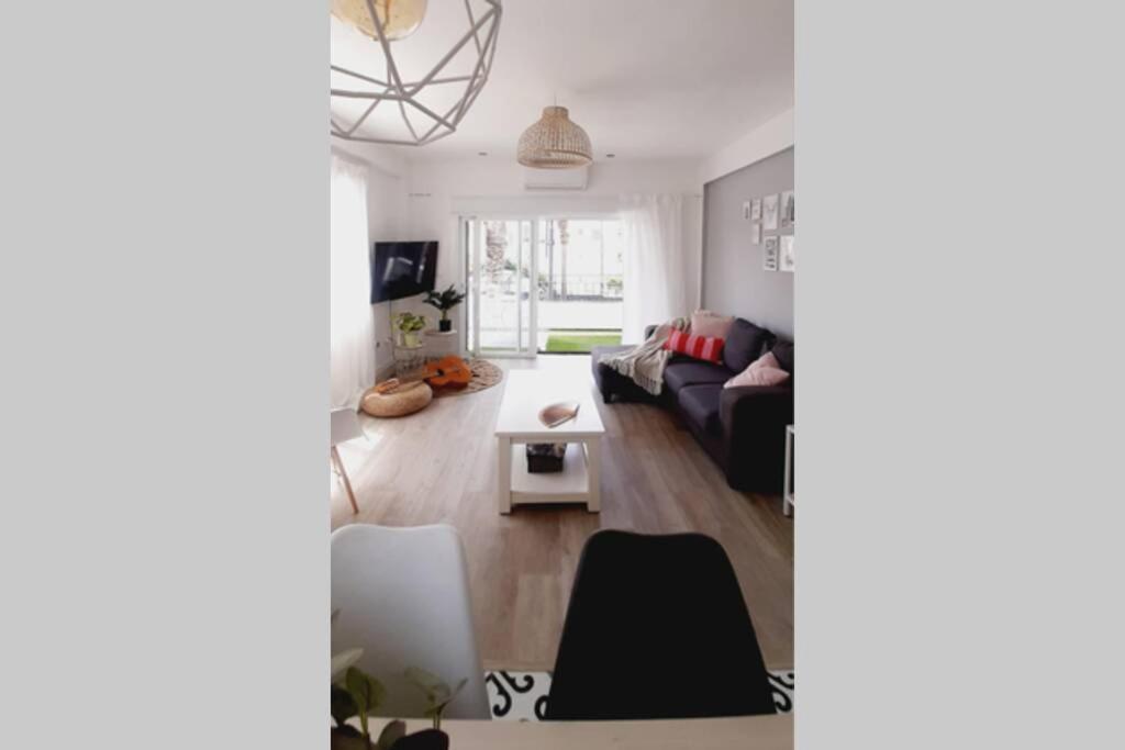 Acogedor y luminoso apartamento con vistas al mar - Hizvo