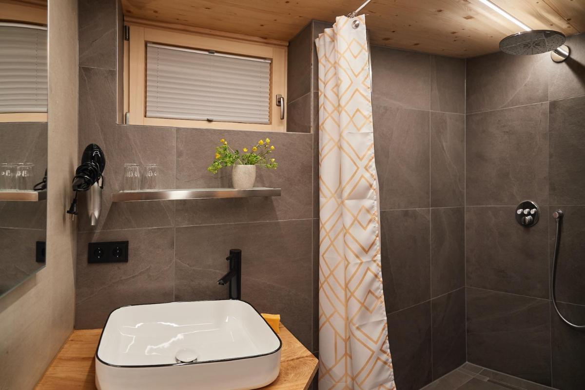 Suitetrails - Spycher - Chalets für 2